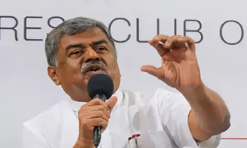 बीके हरिप्रसाद बने कर्नाटक कांग्रेस के नए अध्यक्ष, डीके शिवकुमार की संभालेंगे जिम्मेदारी बीके हरिप्रसाद बने कर्नाटक कांग्रेस के नए अध्यक्ष, डीके शिवकुमार की संभालेंगे जिम्मेदारी