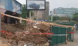 दिल्ली: लोधी रोड पर सीवर के काम के दौरान श्मशान घाट की दीवार गिरी; एक की मौत, दो घायल दिल्ली: लोधी रोड पर सीवर के काम के दौरान श्मशान घाट की दीवार गिरी; एक की मौत, दो घायल