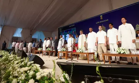 कर्नाटक कैबिनेट में संकट गहराया, भाजपा बोली- राज्य में जल्द चुनाव हो सकते हैं