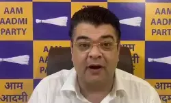 मृत और निलंबित जेई के तबादले पर एमसीडी घिरी, आप ने दिल्ली नगर निगम की कार्यशैली पर उठाए सवाल मृत और निलंबित जेई के तबादले पर एमसीडी घिरी, आप ने दिल्ली नगर निगम की कार्यशैली पर उठाए सवाल