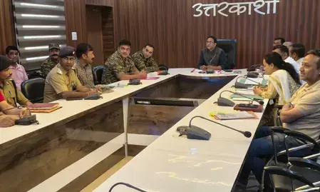 उत्तरकाशी : सीमा से लगे वन भूमि हस्तांतरण मामलों की जिलाधिकारी ने की समीक्षा