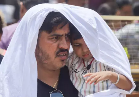 दिल्ली-एनसीआर समेत उत्तर भारत में लू का अलर्ट, 11-12 जून से राहत के आसार दिल्ली-एनसीआर समेत उत्तर भारत में लू का अलर्ट, 11-12 जून से राहत के आसार
