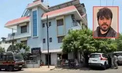 दिल्ली में प्रदर्शन के बाद अपने घर पहुंचे अभिजीत दीपके:बोले- सरकार ने ट्रेलर देखा कॉकरोच क्या कर सकते हैं? दिल्ली में प्रदर्शन के बाद अपने घर पहुंचे अभिजीत दीपके:बोले- सरकार ने ट्रेलर देखा कॉकरोच क्या कर सकते हैं?