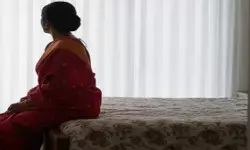 बीएचयू के डिप्टी रजिस्ट्रार के पारिवारिक विवाद ने पकड़ा तूल, पत्नी ने प्रशासन से लगाई परिवार बचाने की गुहार बीएचयू के डिप्टी रजिस्ट्रार के पारिवारिक विवाद ने पकड़ा तूल, पत्नी ने प्रशासन से लगाई परिवार बचाने की गुहार