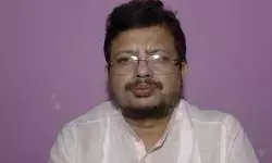 हार के बाद भी गुब्बारे की तरह हवा में उड़ रहे अभिषेक बनर्जी, जमीन से नहीं जुड़े: ऋतब्रत बनर्जी हार के बाद भी गुब्बारे की तरह हवा में उड़ रहे अभिषेक बनर्जी, जमीन से नहीं जुड़े: ऋतब्रत बनर्जी