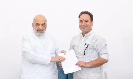 दिल्ली में अमित शाह से मिले सुनील शर्मा, जम्मू-कश्मीर की सुरक्षा, विकास और राजनीतिक हालात पर हुई चर्चा दिल्ली में अमित शाह से मिले सुनील शर्मा, जम्मू-कश्मीर की सुरक्षा, विकास और राजनीतिक हालात पर हुई चर्चा