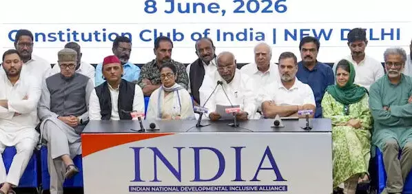 इंडिया की बैठक से निकली नयी राह इंडिया की बैठक से निकली नयी राह