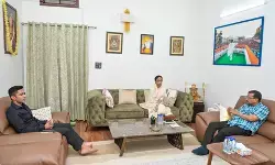 TMC संकट के बीच दिल्ली पहुंचीं ममता बनर्जी, INDIA ब्लॉक की बैठक में अभिषेक संग होंगी शामिल..क्या अपनी साख बचा पाएंगी ममता? TMC संकट के बीच दिल्ली पहुंचीं ममता बनर्जी, INDIA ब्लॉक की बैठक में अभिषेक संग होंगी शामिल..क्या अपनी साख बचा पाएंगी ममता?