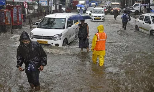 महाराष्ट्र से असम तक मॉनसून की झमाझम बारिश, दिल्ली-यूपी में गर्मी का कहर जारी; जानिए कब मिलेगी राहत