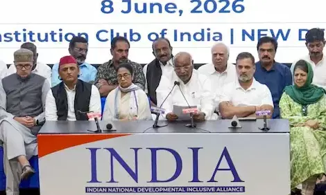 इंडिया की बैठक से निकली नयी राह इंडिया की बैठक से निकली नयी राह
