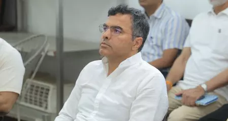 सौरभ भारद्वाज के खिलाफ मानहानि केस: बयान दर्ज कराने कोर्ट नहीं पहुंच सके प्रवेश वर्मा, मिली नई तारीख सौरभ भारद्वाज के खिलाफ मानहानि केस: बयान दर्ज कराने कोर्ट नहीं पहुंच सके प्रवेश वर्मा, मिली नई तारीख