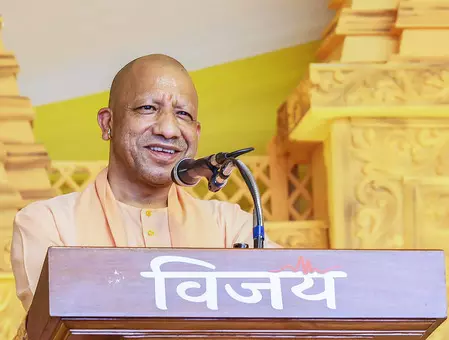 अब तीन तलाक और एसिड अटैक पीड़िताओं को घर और हेल्थ कवर देगी योगी सरकार अब तीन तलाक और एसिड अटैक पीड़िताओं को घर और हेल्थ कवर देगी योगी सरकार