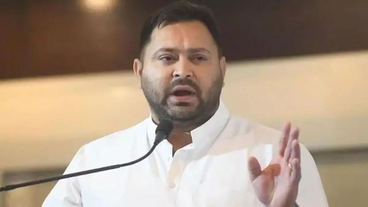 तेजस्वी यादव का आरोप: आवास-सुरक्षा मुद्दों से जनता का ध्यान भटकाया जा रहा तेजस्वी यादव का आरोप: आवास-सुरक्षा मुद्दों से जनता का ध्यान भटकाया जा रहा