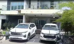 तेलंगाना एसीबी ने रोड्स एंड बिल्डिंग्स विभाग के चीफ के ठिकानों पर तलाशी ली तेलंगाना एसीबी ने रोड्स एंड बिल्डिंग्स विभाग के चीफ के ठिकानों पर तलाशी ली