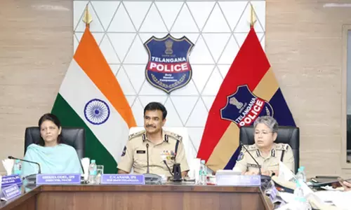 तेलंगाना डीजीपी ने नेपाल और अन्य देशों के घरेलू कामगारों का डेटाबेस तैयार करने का दिया निर्देश तेलंगाना डीजीपी ने नेपाल और अन्य देशों के घरेलू कामगारों का डेटाबेस तैयार करने का दिया निर्देश