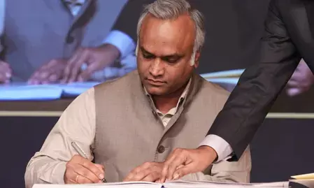 कर्नाटक के गृह मंत्री ने पब, बार और शराब की दुकानों में उम्र की कड़ी जांच के निर्देश दिए कर्नाटक के गृह मंत्री ने पब, बार और शराब की दुकानों में उम्र की कड़ी जांच के निर्देश दिए