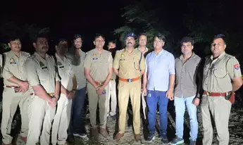 मथुरा में पुलिस मुठभेड़: 20 हजार का इनामी बदमाश हम्बीर गिरफ्तार, बड़ी मात्रा में कारतूस बरामद मथुरा में पुलिस मुठभेड़: 20 हजार का इनामी बदमाश हम्बीर गिरफ्तार, बड़ी मात्रा में कारतूस बरामद