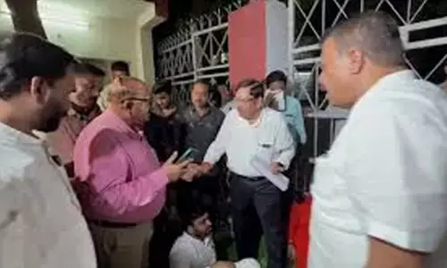 लोकतंत्र बचाने की नयी लड़ाई लोकतंत्र बचाने की नयी लड़ाई