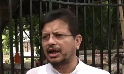 टीएमसी-कांग्रेस के विलय की अटकलों पर लगा ब्रेक, ऋतब्रत बनर्जी बोले- हम नहीं जा रहे हैं टीएमसी-कांग्रेस के विलय की अटकलों पर लगा ब्रेक, ऋतब्रत बनर्जी बोले- हम नहीं जा रहे हैं