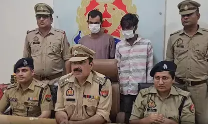नोएडा में वाहन चोरी गिरोह के दो शातिर आरोपी गिरफ्तार, 12 मोटरसाइकिल बरामद नोएडा में वाहन चोरी गिरोह के दो शातिर आरोपी गिरफ्तार, 12 मोटरसाइकिल बरामद