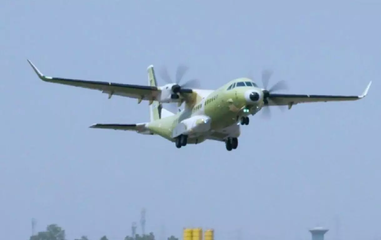 आत्मनिर्भर भारत को बड़ी उड़ान, स्वदेशी C-295 सैन्य विमान की पहली टेस्ट फ्लाइट सफल आत्मनिर्भर भारत को बड़ी उड़ान, स्वदेशी C-295 सैन्य विमान की पहली टेस्ट फ्लाइट सफल