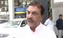 नेहरू और पीएम मोदी की तुलना अनुचित, दोनों में जमीन-आसमान का अंतर: कांग्रेस नेहरू और पीएम मोदी की तुलना अनुचित, दोनों में जमीन-आसमान का अंतर: कांग्रेस