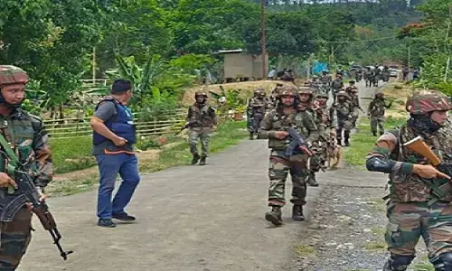 मणिपुर में फिर बढ़ा तनाव, 28 दिन से लापता छह लोगों के शव बरामद; बंद का ऐलान मणिपुर में फिर बढ़ा तनाव, 28 दिन से लापता छह लोगों के शव बरामद; बंद का ऐलान