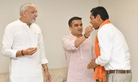 गुजरात से भाजपा के उम्मीदवार सभी चार राज्यसभा सीटों पर निर्विरोध जीते गुजरात से भाजपा के उम्मीदवार सभी चार राज्यसभा सीटों पर निर्विरोध जीते