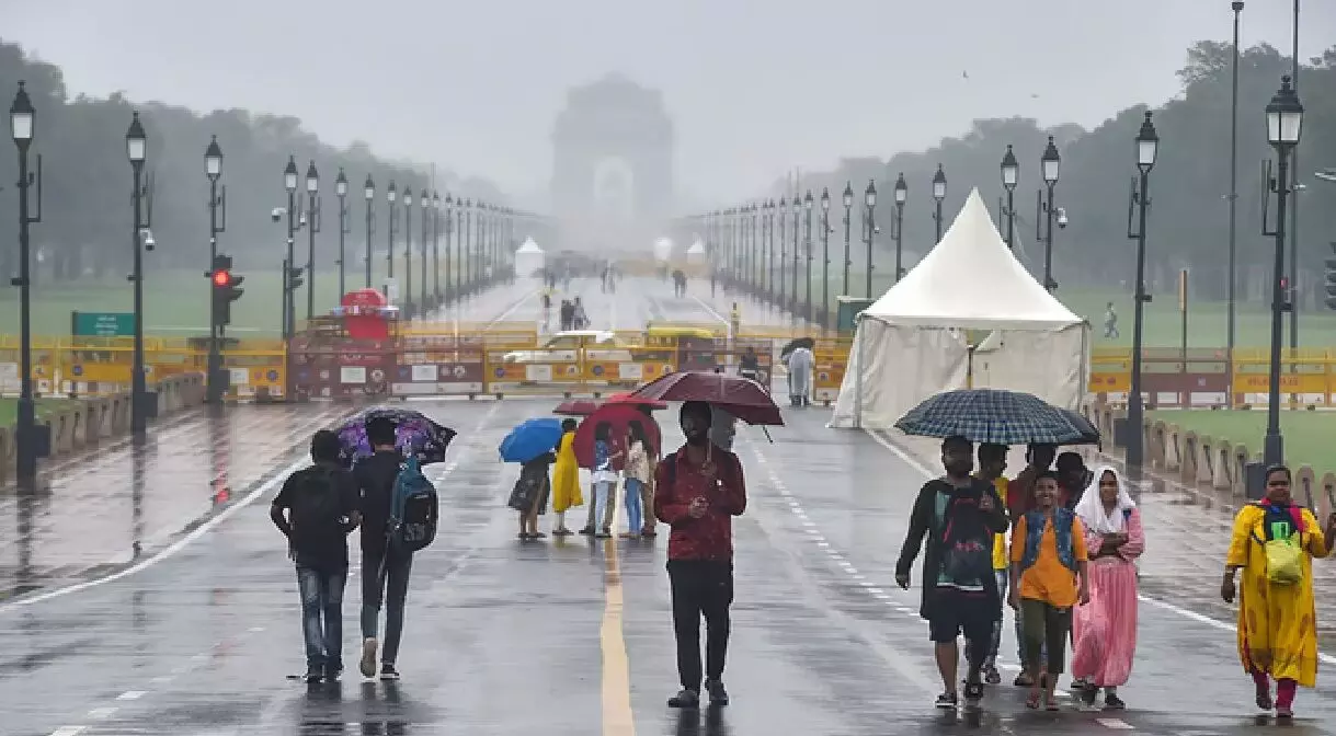 दिल्ली-एनसीआर समेत उत्तर भारत में बदला मौसम, बारिश-आंधी और ओलावृष्टि का अलर्ट; कई राज्यों में तापमान गिरा दिल्ली-एनसीआर समेत उत्तर भारत में बदला मौसम, बारिश-आंधी और ओलावृष्टि का अलर्ट; कई राज्यों में तापमान गिरा