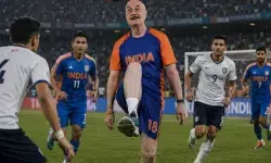 भारत के लिए वर्ल्ड कप खेलने की चाह, फुटबॉल मैदान में दिखे अनुपम खेर भारत के लिए वर्ल्ड कप खेलने की चाह, फुटबॉल मैदान में दिखे अनुपम खेर
