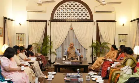 श्रीलंका की महिला सांसदों के प्रतिनिधिमंडल ने भारत दौरे से मिली सीख साझा की श्रीलंका की महिला सांसदों के प्रतिनिधिमंडल ने भारत दौरे से मिली सीख साझा की