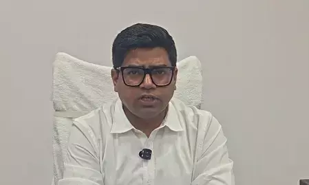 उन्नाव घोटाला मामले में दो कर्मचारी गिरफ्तार, डीएम ने कहा- दोषी बख्शे नहीं जाएंगे उन्नाव घोटाला मामले में दो कर्मचारी गिरफ्तार, डीएम ने कहा- दोषी बख्शे नहीं जाएंगे