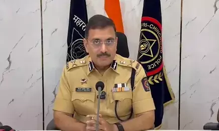 अंतरराष्ट्रीय साइबर फ्रॉड सिंडिकेट का मास्टरमाइंड गिरफ्तार, थाईलैंड से भारत किया गया डिपोर्ट अंतरराष्ट्रीय साइबर फ्रॉड सिंडिकेट का मास्टरमाइंड गिरफ्तार, थाईलैंड से भारत किया गया डिपोर्ट