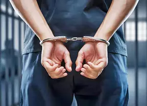बिहार: दरभंगा में शोरूम के मैनेजर की पीट-पीटकर हत्या के मामले में आरोपी गिरफ्तार बिहार: दरभंगा में शोरूम के मैनेजर की पीट-पीटकर हत्या के मामले में आरोपी गिरफ्तार