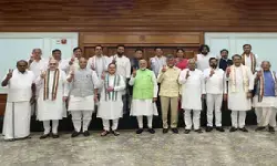 लोकसभा में दो-तिहाई बहुमत के लक्ष्य पर एनडीए की नजर, टीएमसी के बाद शिवसेना UBT में बगावत की चर्चाएं