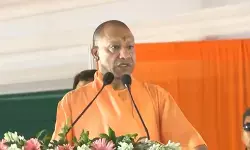 बेटी का सम्मान सर्वोपरि, सपा प्रमुख कार्यकर्ताओं की भाषा संयमित कराएं: योगी आदित्यनाथ बेटी का सम्मान सर्वोपरि, सपा प्रमुख कार्यकर्ताओं की भाषा संयमित कराएं: योगी आदित्यनाथ