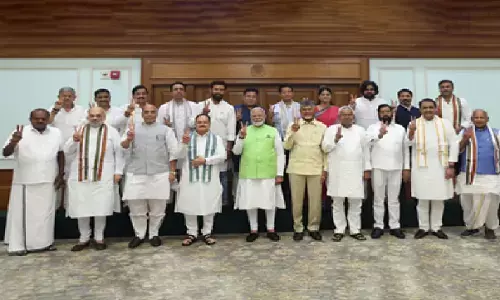 लोकसभा में दो-तिहाई बहुमत के लक्ष्य पर एनडीए की नजर, टीएमसी के बाद शिवसेना UBT में बगावत की चर्चाएं