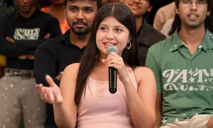 कोल्हापुर: सेजल पवार को कॉलेज प्रशासन ने भेजा फोर्स लीव पर, छात्रों में बढ़ी हलचल कोल्हापुर: सेजल पवार को कॉलेज प्रशासन ने भेजा फोर्स लीव पर, छात्रों में बढ़ी हलचल