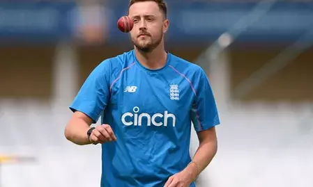 ओली रॉबिन्सन की फिटनेस पर संदेह, इंग्लैंड ने हेनरी क्रोकोम्बे को टीम में शामिल किया