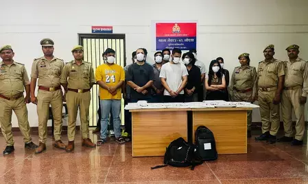 नोएडा: विदेशी नागरिकों से करोड़ों रुपए की ठगी करने वाले 13 साइबर अपराधी गिरफ्तार