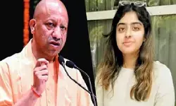 अदिति यादव पर आपत्तिजनक टिप्पणी से गरमाई सियासत, सीएम योगी ने दिए कार्रवाई के निर्देश, अखिलेश-डिंपल का पलटवार अदिति यादव पर आपत्तिजनक टिप्पणी से गरमाई सियासत, सीएम योगी ने दिए कार्रवाई के निर्देश, अखिलेश-डिंपल का पलटवार