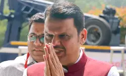 सोलापुर में भीषण सड़क हादसा, कुएं में पिकअप वैन गिरने से आठ की मौत, सीएम फडणवीस ने जताया दुख
