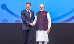 पांच साल में व्यापार को दोगुना करने, तकनीक और इनोवेशन संबंधों को मजबूत करने पर सहमत हुए भारत और फ्रांस पांच साल में व्यापार को दोगुना करने, तकनीक और इनोवेशन संबंधों को मजबूत करने पर सहमत हुए भारत और फ्रांस