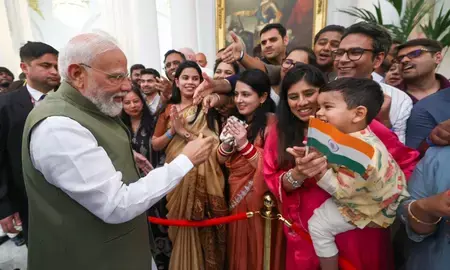 फ्रांस में गूंजे मोदी-मोदी के नारे, भारतीय समुदाय बोला-पीएम ने युवाओं और स्टार्टअप इकोसिस्टम को नई प्रेरणा दी