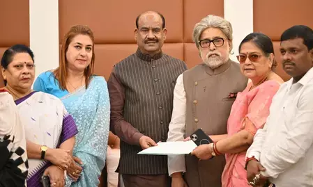 काकोली घोष का दावा, नेशनलिस्ट सिटिजन्स पार्टी में शामिल होंगे टीएमसी के बागी सांसद काकोली घोष का दावा, नेशनलिस्ट सिटिजन्स पार्टी में शामिल होंगे टीएमसी के बागी सांसद