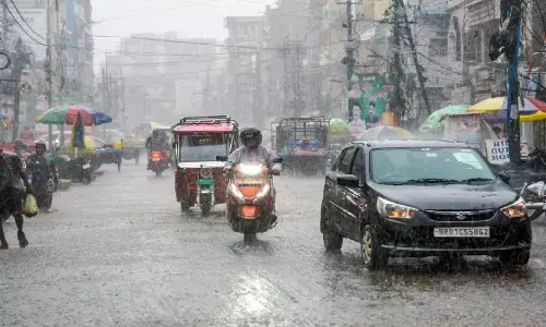 ओडिशा-झारखंड से आगे बढ़ा मानसून, दिल्ली-NCR में दिनभर धूप के बाद शाम को बारिश के आसार; कई राज्यों में भारी वर्षा का अलर्ट ओडिशा-झारखंड से आगे बढ़ा मानसून, दिल्ली-NCR में दिनभर धूप के बाद शाम को बारिश के आसार; कई राज्यों में भारी वर्षा का अलर्ट