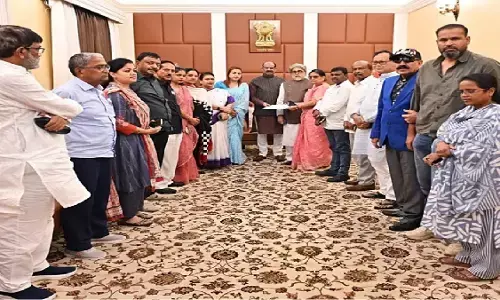 टीएमसी के 20 बागी सांसदों का नया ठिकाना बनी NCPI, त्रिपुरा से शुरू हुआ सफर अब पहुंचा संसद तक टीएमसी के 20 बागी सांसदों का नया ठिकाना बनी NCPI, त्रिपुरा से शुरू हुआ सफर अब पहुंचा संसद तक