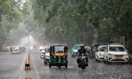एनसीआर में मौसम का कहर - येलो अलर्ट जारी एनसीआर में मौसम का कहर - येलो अलर्ट जारी
