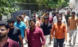 NEET री-एग्जाम के लिए सख्त तैयारी, सुरक्षा की कमान गृह सचिव के हाथों में NEET री-एग्जाम के लिए सख्त तैयारी, सुरक्षा की कमान गृह सचिव के हाथों में