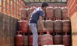 भारत में रसोई गैस की कीमतों पर नियंत्रण जरूरी भारत में रसोई गैस की कीमतों पर नियंत्रण जरूरी